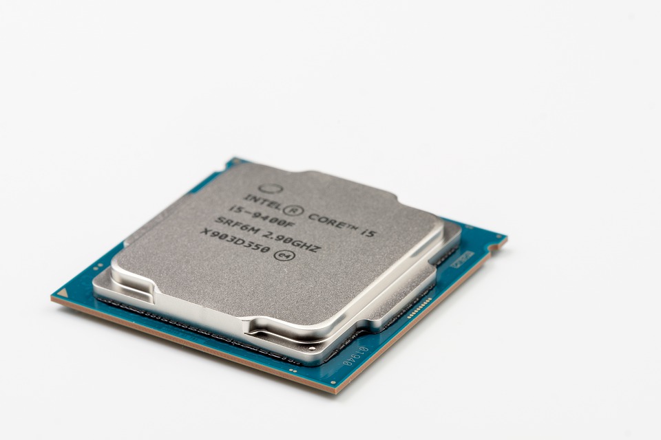 Close up of an Intel core i5-9400F on a white table