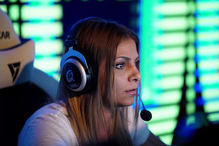 Photo of female eSports gamer Zainab 