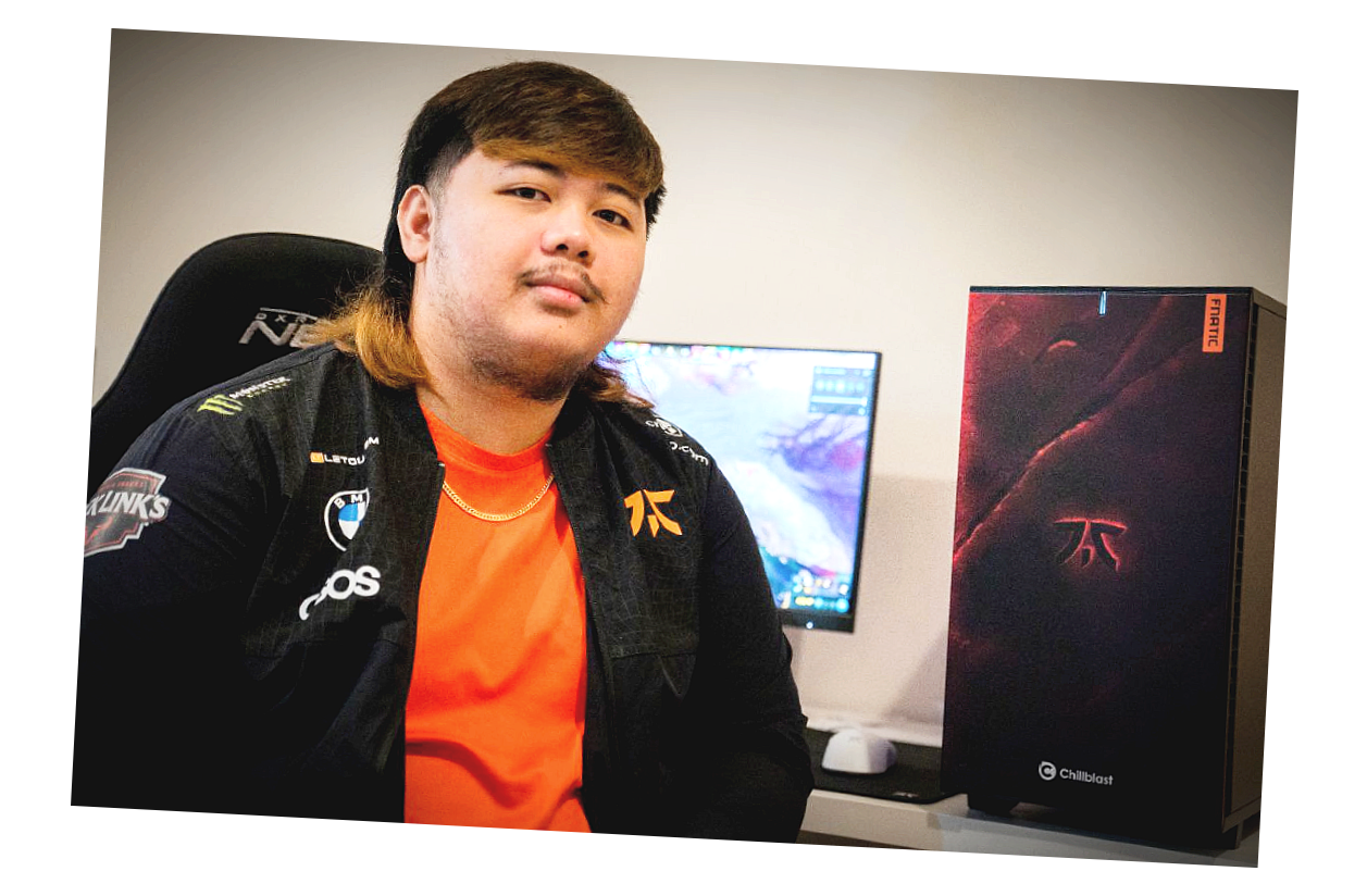 Fnatic Dota 2 player 'Jaunuel' with Chillblast PC